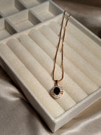 Oval Gem Necklace (Black)
