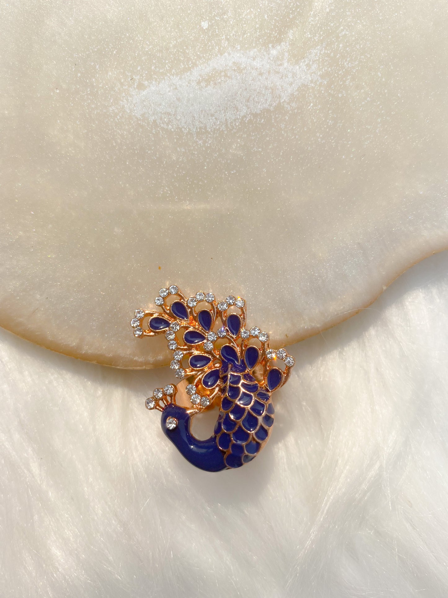 R-2 Peacock rings
