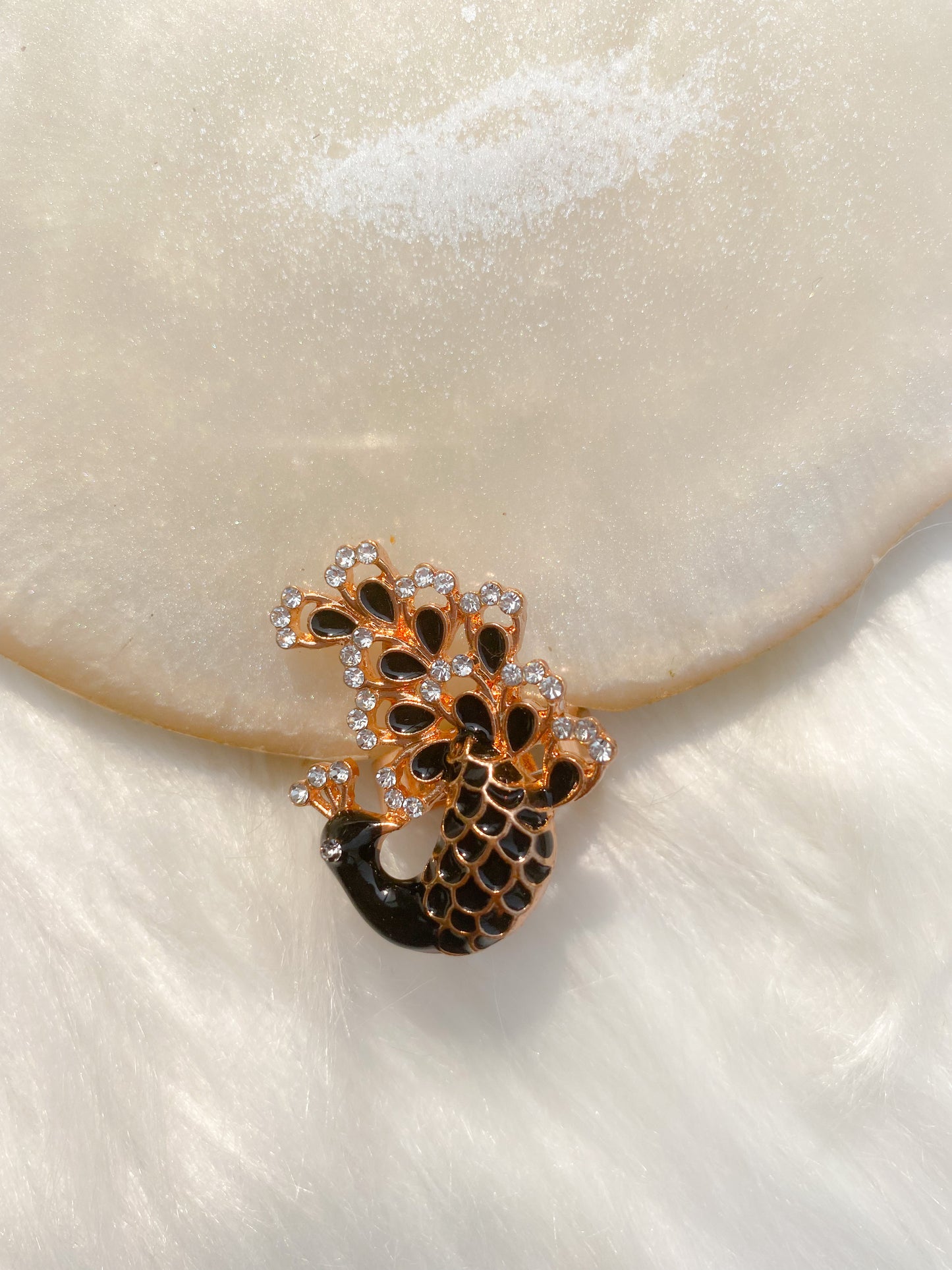 R-2 Peacock rings