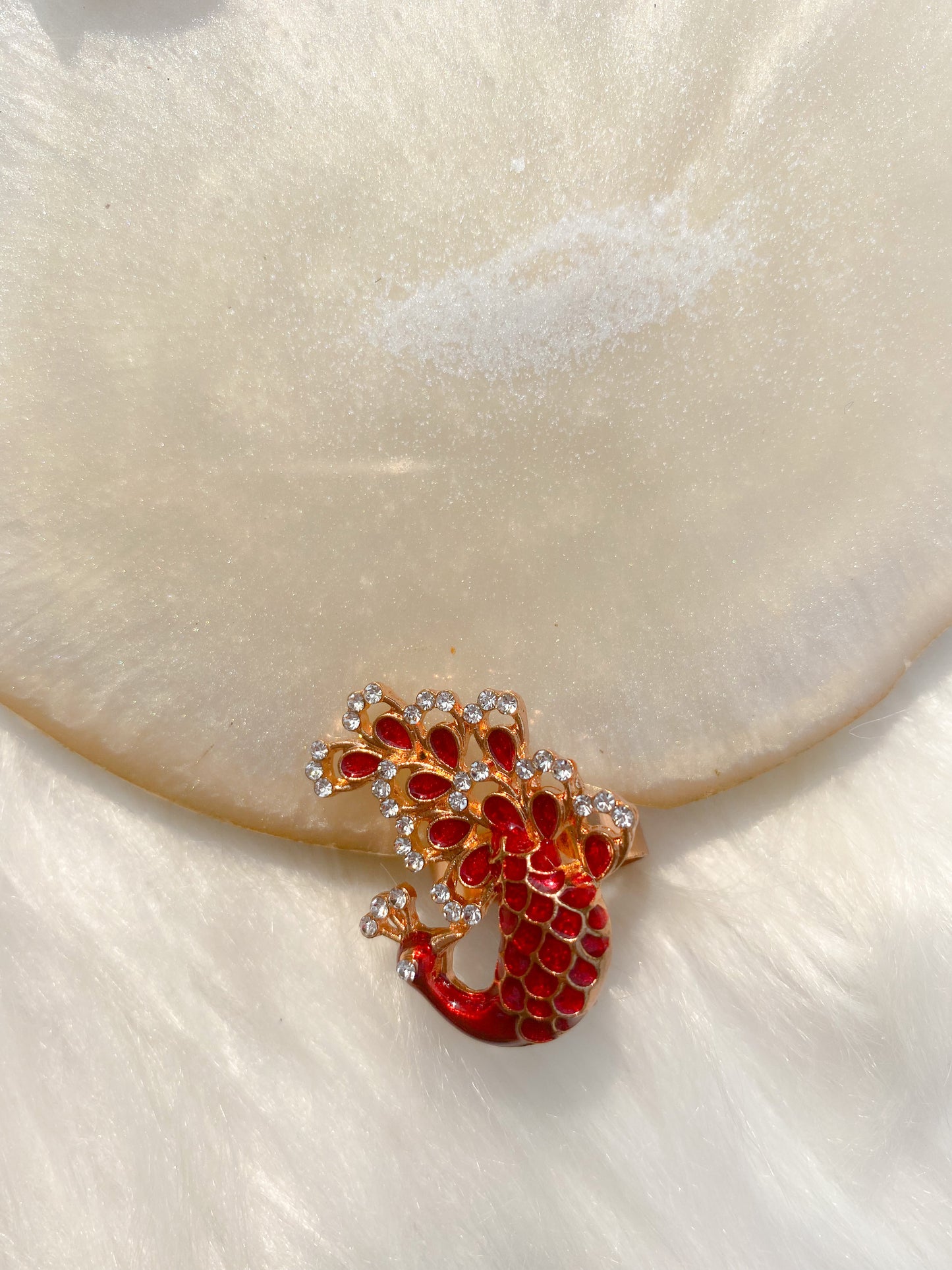 R-2 Peacock rings